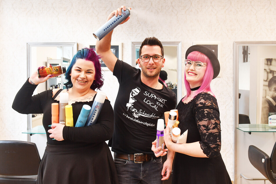 Friseur Felix Schumann (32) und sein Team machen aus der Krise eine Auktions-Show auf Instagram.