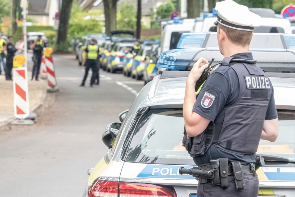 In Potsdam läuft am Einstein-Gymnasium ein Polizeieinsatz. (Symbolbild)