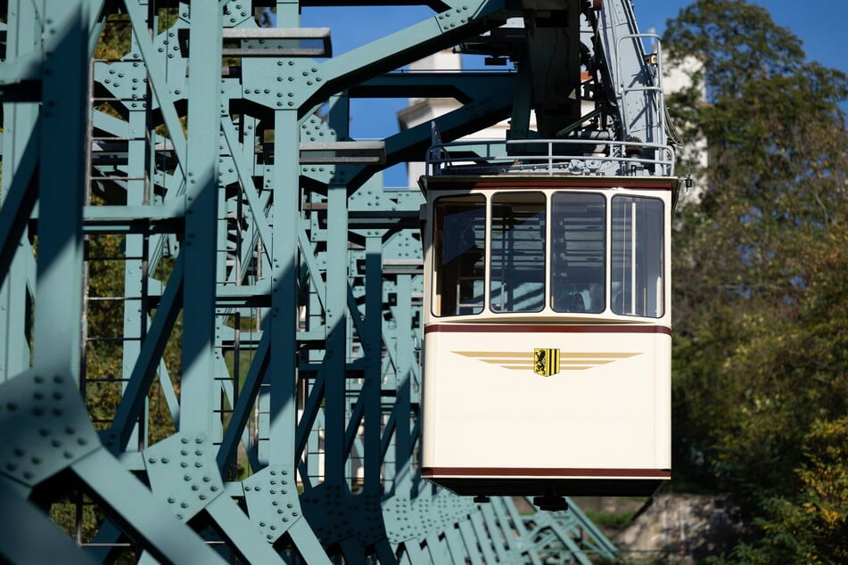 Spezialfirmen kümmern sich um den notwendigen "Seilendenverguss" bei der Dresdner Schwebebahn. (Archivfoto)