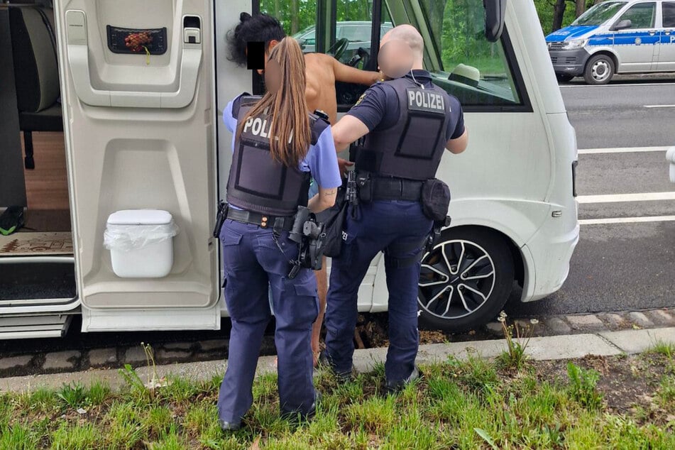 Am 6. Mai weckte die Polizei den jungen Mann im Wohnmobil von Hempel und nahm ihn anschließend fest.