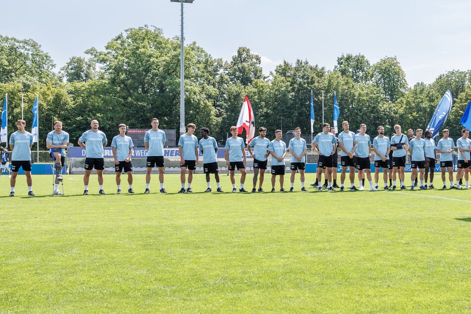 Schwer zu erkennen, aber bei der Saisoneröffnung war Tim Hoffmann (20, l.) noch dabei.