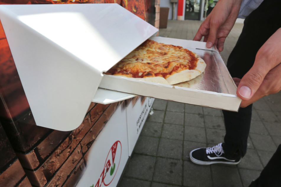 Pizza aus dem Automaten und frisch gebacken? Kuriose Idee sorgt für Begeisterung