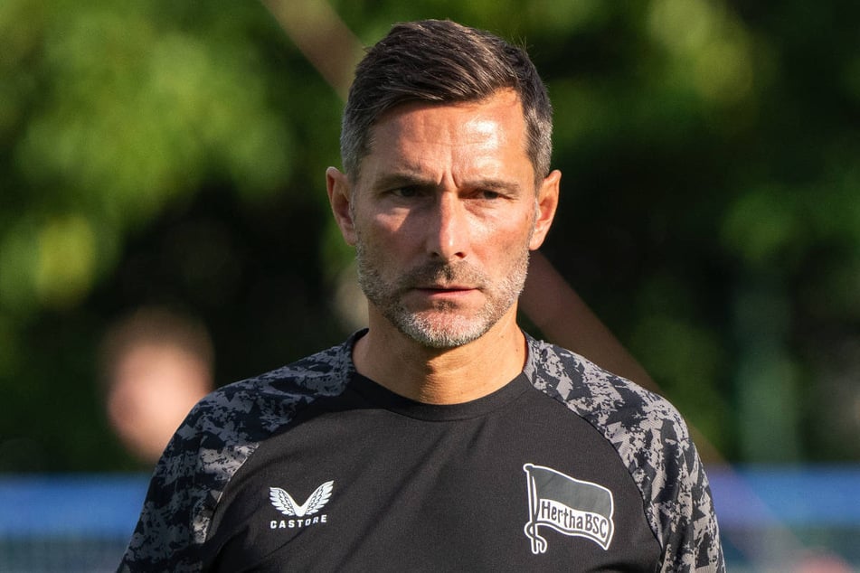 Stefan Leitl (47) erwartet ein ausgeglichenes Spiel in Münster.