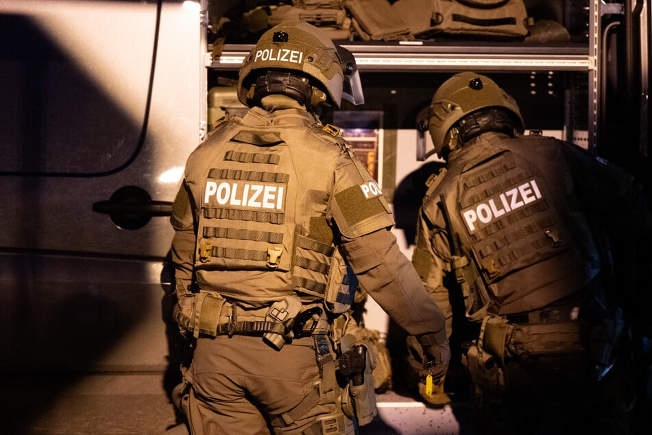 Das SEK war zu einer falschen Wohnung gelotst worden. (Symbolbild)