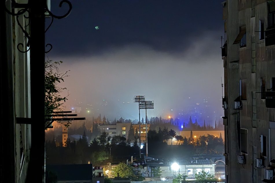 Die israelischen Luftangriffe haben sich am Freitag in ganz Syrien intensiviert.