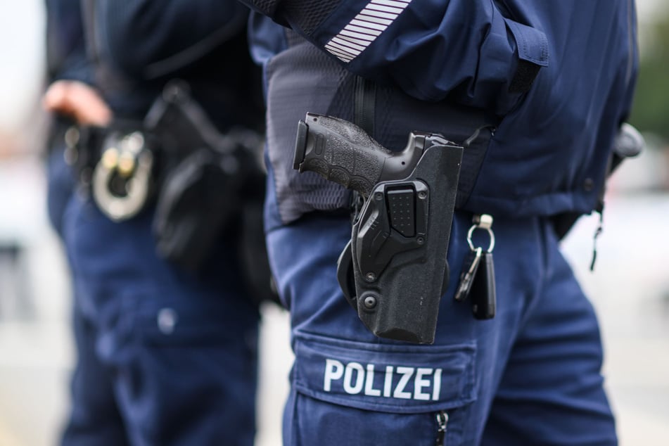 Eine spezialisierte Polizeieinheit rückte aus, um die Lage zu erkunden. (Symbolfoto)