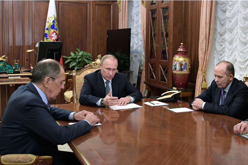 Eng an der Seite von Russlands Präsident Wladimir Putin (69, M.): Alexander Bortnikow (2.v.r.), der Chef des russischen Inlandsgeheimdienstes FSB.
