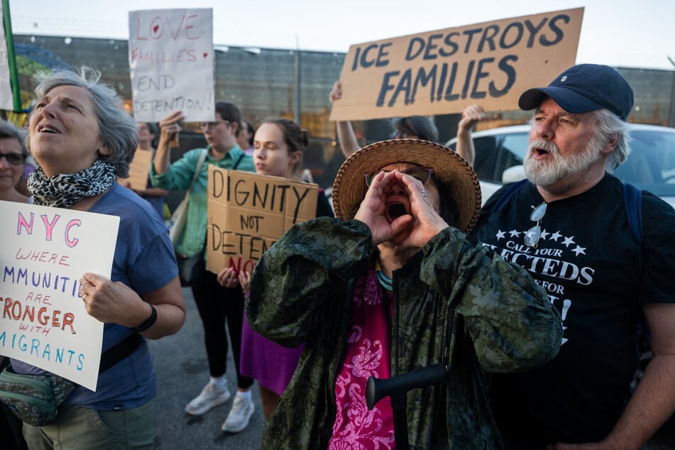 Protesters rally against US Immigration and Customs Enforcement outside of the Brooklyn Metropolitan Detention Center in New York City on September 2, 2025