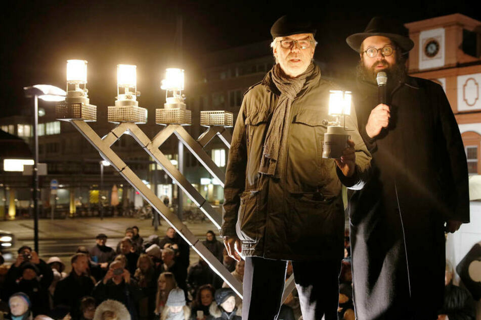Die antisemitischen Beleidigungen am Neujahrstag waren nicht die ersten verbalen Attacken auf den Offenbacher Rabbiner Mendel Gurewitz (r.).