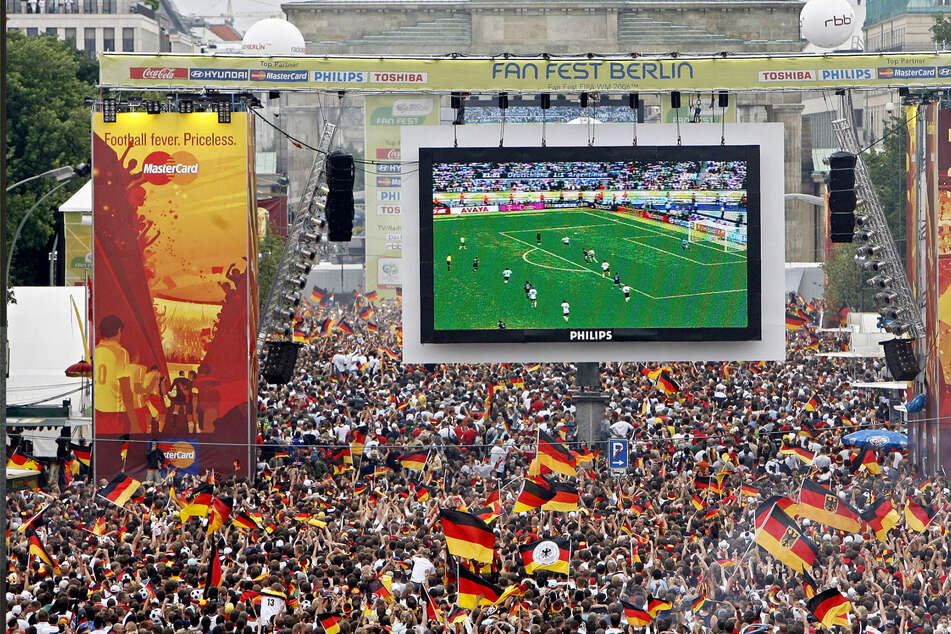 Bald ein neues Sommermärchen in Deutschland? DFB plant wohl WM-Bewerbung!