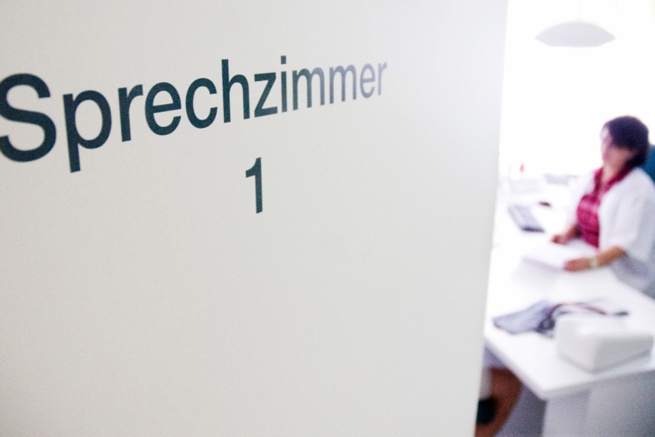 Die Zahl der Praxisärzte in Bayern steigt. (Symbolbild)