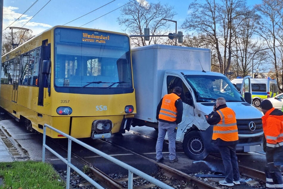 Die betroffene Strecke wurde zeitweise gesperrt.