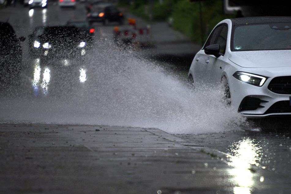 Auch im vergangenen Jahr hatten Unwetter zum Beispiel Straßen überflutet und dabei schwere Schäden angerichtet.