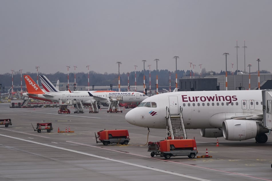 Am Hamburger Flughafen wird es erstmal keine Flüge in den Nahen Osten geben. (Archivbild)
