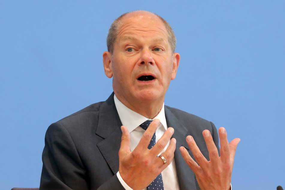 Olaf Scholz (63, SPD) äußerte sich am Morgen in Berlin zu möglichen Hilfen für die Opfer der Hochwasser-Katatstrophe.