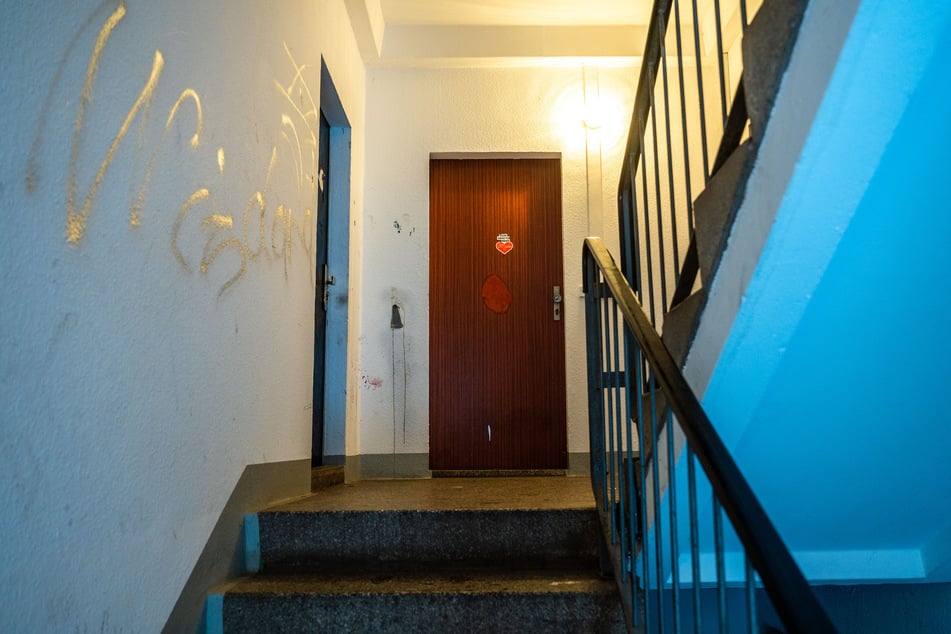 Tatort Hausflur: Hier soll der Mieter René M. (34) erschlagen worden sein.