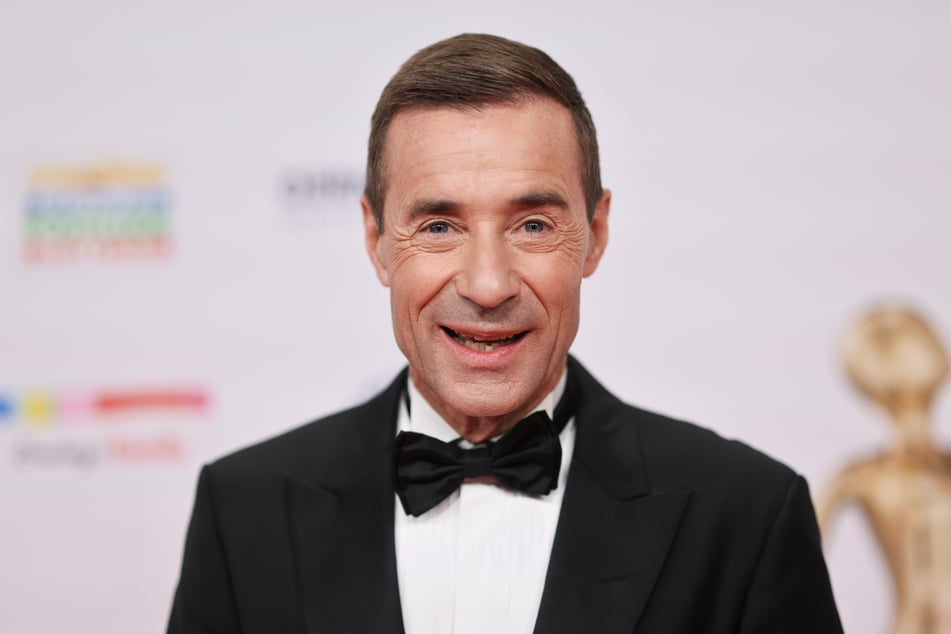 Moderator Kai Pflaume (59) kündigte an, JP Kraemer "aufs Maul hauen zu wollen", sollte der seine Ehe mit Julia Meck in den Sand setzen. Macht Pflaume seine Drohung wahr?
