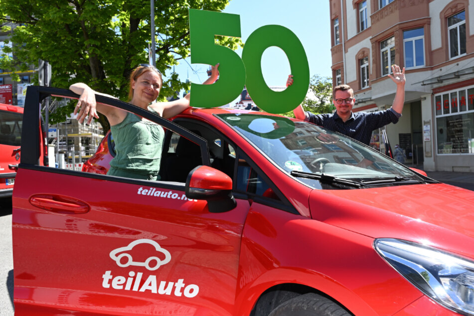 Begeisterte teilAuto-Kunden: Susann Bunzel (l.) und Jens Koch.