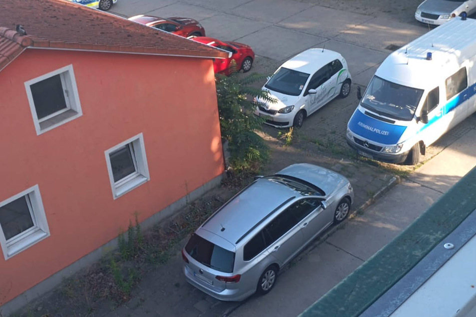 Der 64-Jährige ist leblos in einer Wohnung in der Straße An der Holzwolle aufgefunden worden.