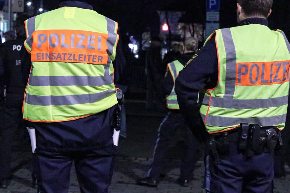 Die Polizei konnte die Querdenker-Demonstration stoppen und auflösen, gegen 21.30 Uhr war der Einsatz beendet.