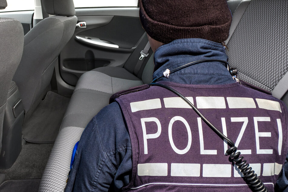 Mann (50) macht kuriosen Fund in seinem Auto und löst große Suchaktion der Polizei aus