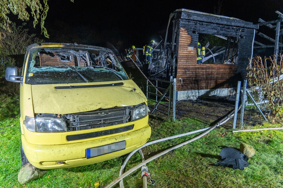 Explosion? Feuer auf Mobilheimpark! Fliegende Wände und mehrere Verletzte