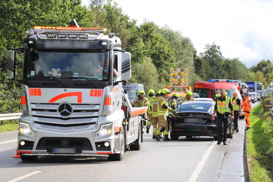 Durch den Unfall kam es zu Staus auf der A23.