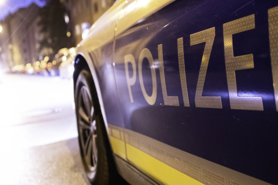 Die Polizeibeamten konnten den Mann an einem U-Bahnhof festnehmen. (Symbolbild)