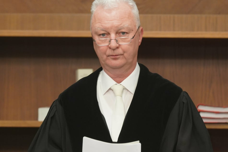 Der Richter Matthias Schertz steht im Saal 700 des Kriminalgerichts Moabit, wo im sogenannten "Kannibalismus-Prozess" das Urteil gesprochen wurde.