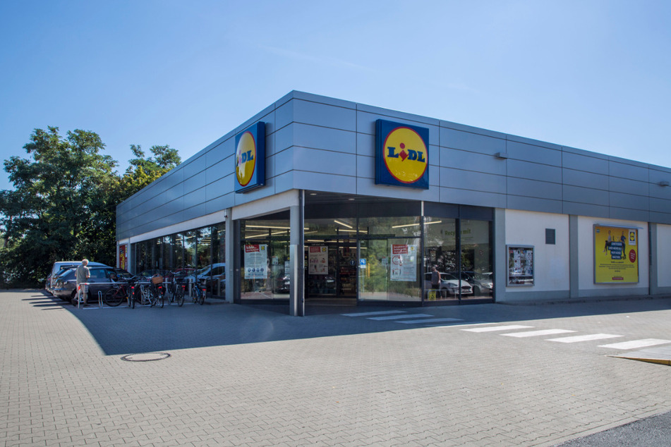 An diesem Lidl ramponierte die Witwe den Eingangsbereich.