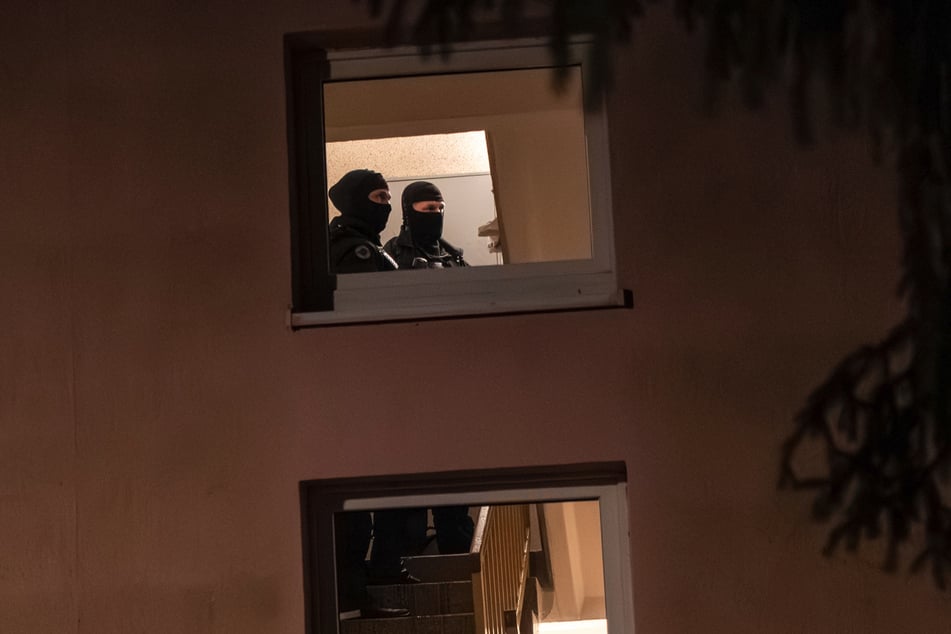 Ersten Informationen zufolge kam es in einer Wohnung zu dem Streit.