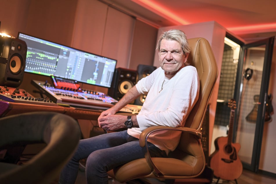 Matthias Reim (68) will sich vorerst auf seine Jubiläumstour und seine Familie konzentrieren. Ist Tochter Zoe im Bett, zieht es den Musiker in sein Studio.