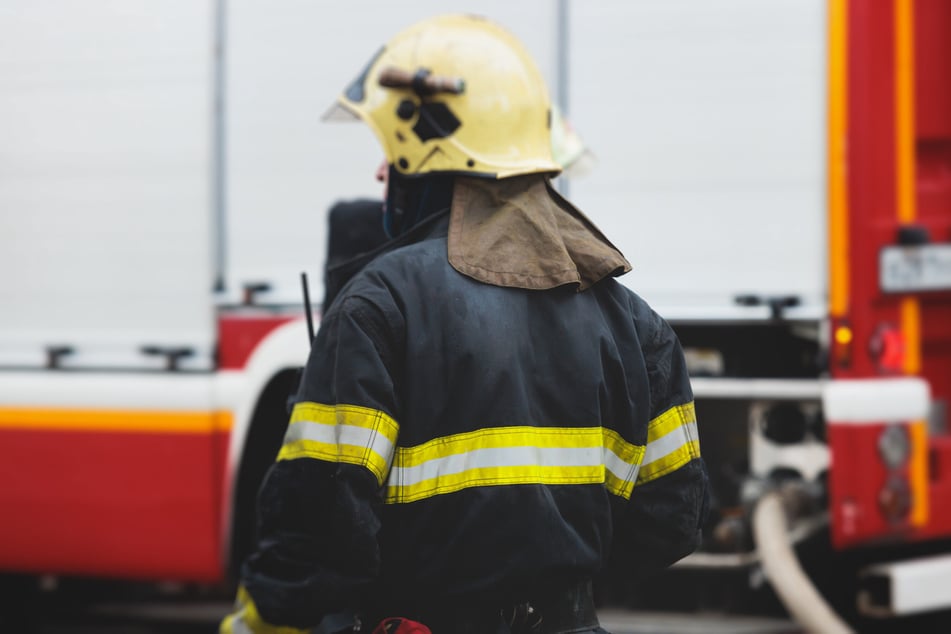 Die Feuerwehr musste in Genthin einen Brand löschen, der im Keller eines Einfamilienhauses entstanden war. (Symbolbild)