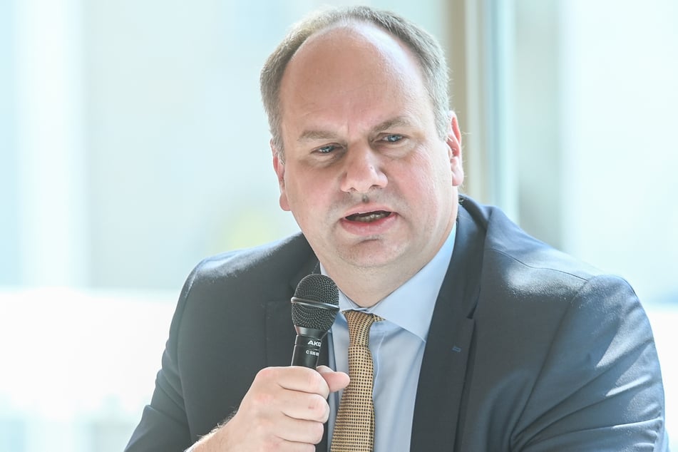 OB Dirk Hilbert (53, FDP) stand zuletzt vor drei Jahren in Kontakt mit Vertretern der russischen Metropole.