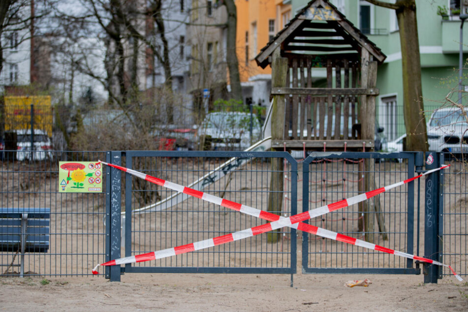 Ein gesperrter Spielplatz im Volkspark Wilmersdorf.