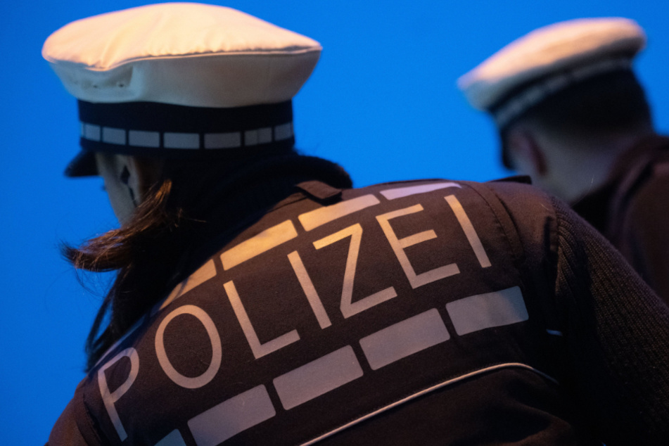 Nach einem rassistischen Vorfall in Chemnitz beschwert sich eines der Opfer über die Arbeit der Polizei. (Symbolbild)