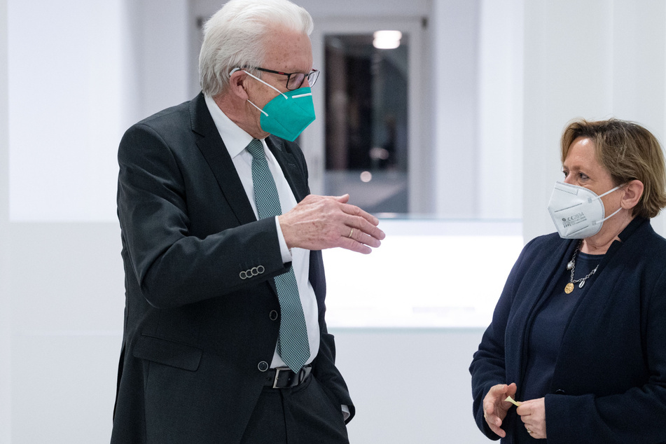 Der Kampf ums Ministerpräsidentenamt: Amtsinhaber Winfried Kretschmann (72, Grüne) gegen Susanne Eisenmann (56).