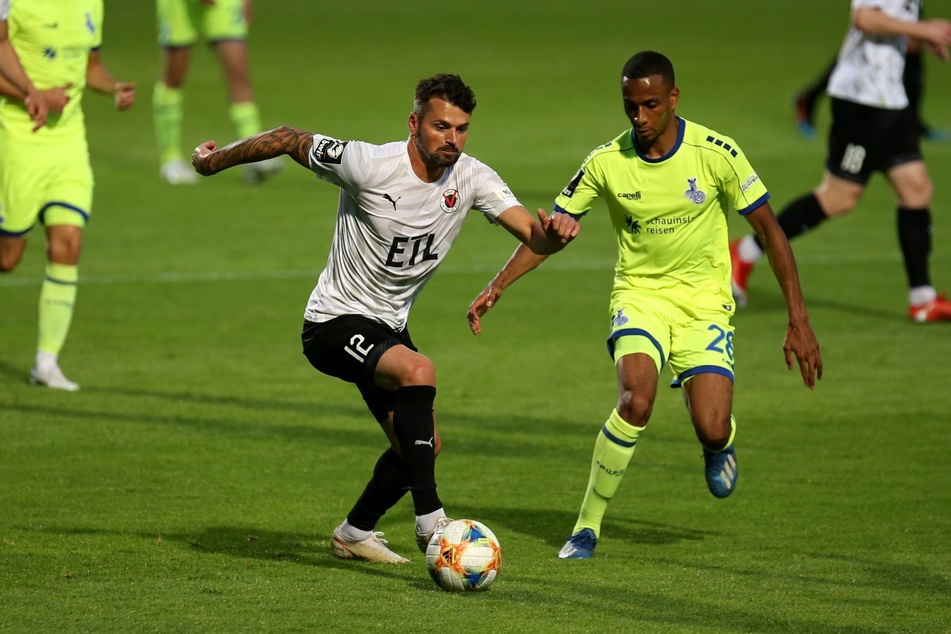 Albert Bunjaku (36) bleibt bei Viktoria Köln.