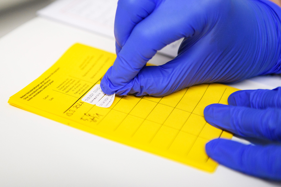 Informationen über die Impfung werden im Impfpass eingetragen.