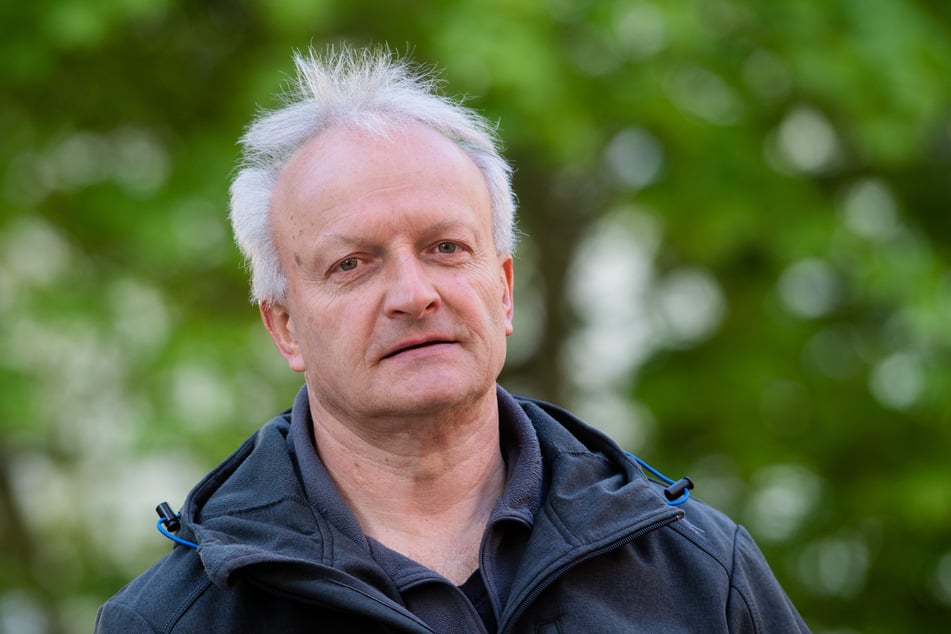 Waschbär-Kenner: Lutz Röder (58) vom Naturschutzbund-Regionalverband Erzgebirge.