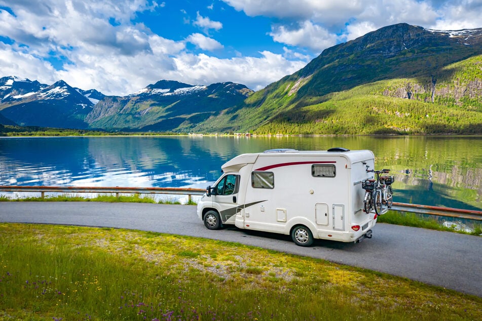 Ferienwohnung auf Rädern: Urlaub mit dem Wohnmobil gehört zu den Rennern der Sommersaison 2026.