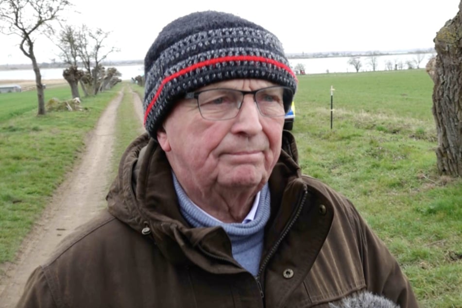 Umweltminister Till Backhaus (67, SPD) hat am Ostersamstag neue Erkenntnisse zum Gesundheitszustand des Wals bekannt gegeben.