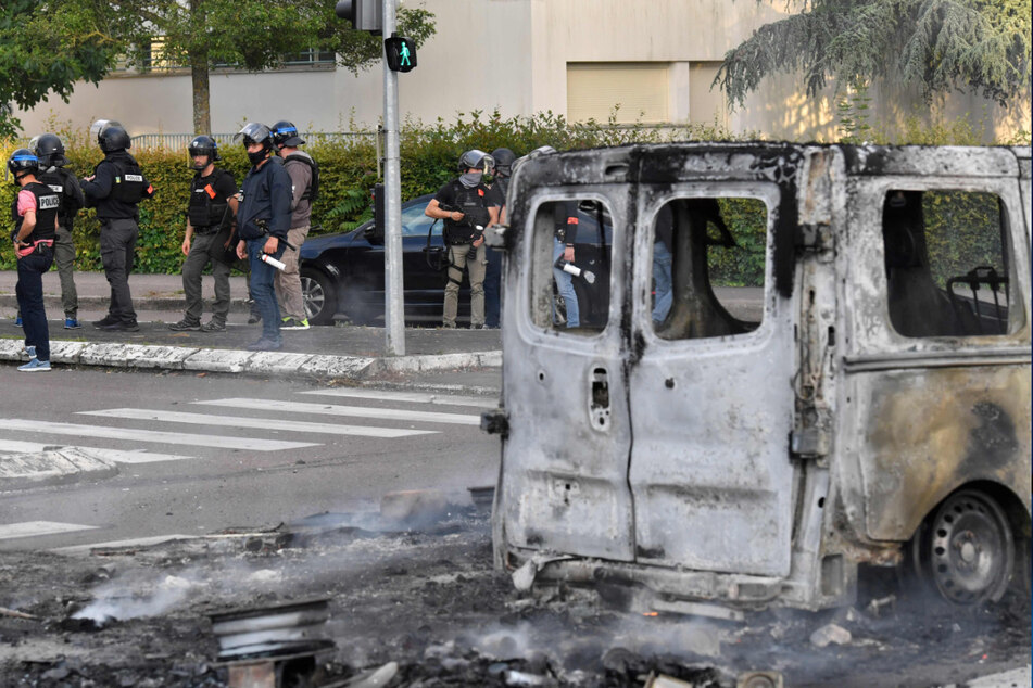 Schockierende Gewalt bewaffneter Gruppen in Frankreich