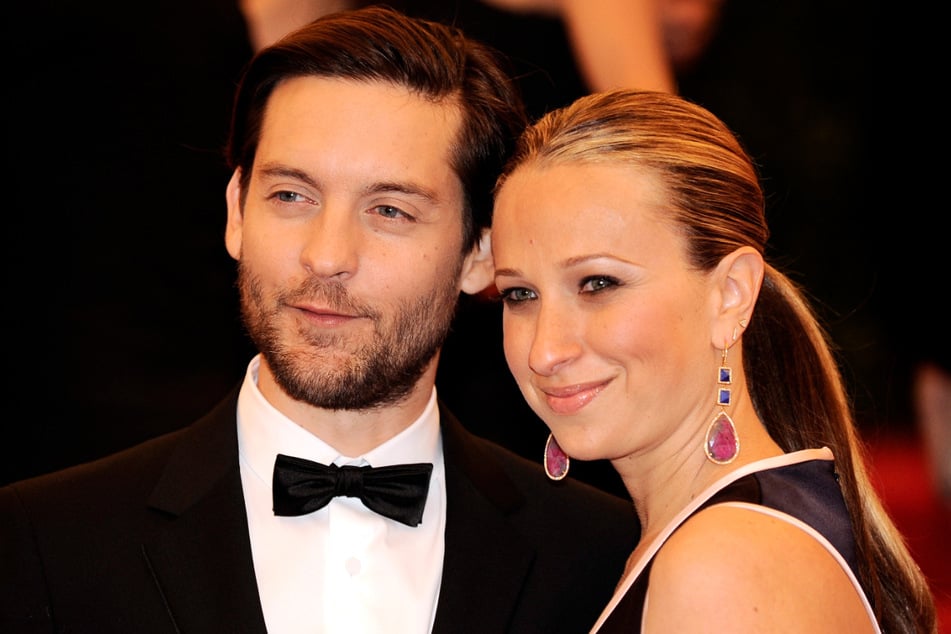 Tobey Maguire (51) übernahm zur Überraschung der Gäste die Trauung seiner Ex-Frau Jennifer Meyer (49).