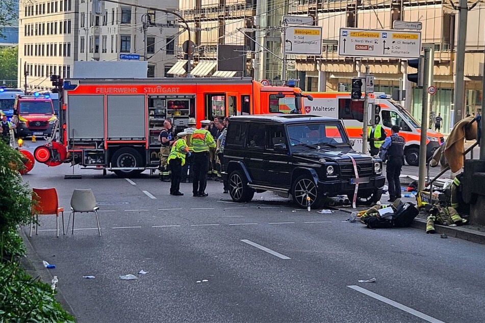 Die schwarze Mercedes-G-Klasse raste am Freitag in mehrere Menschen in der Stuttgarter Innenstadt.