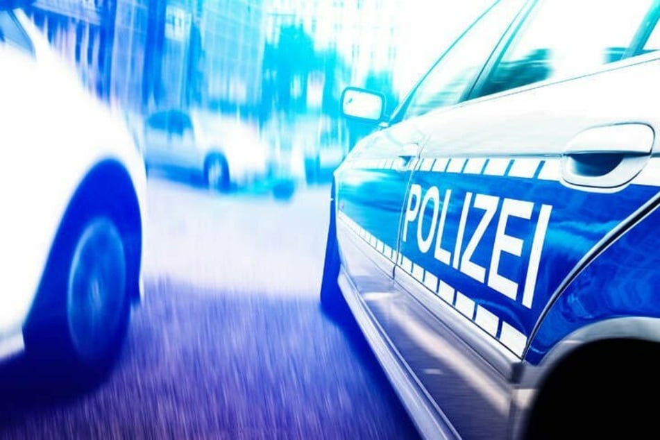 Die Polizei sucht nach zwei Männern, die in der Nacht zum Mittwoch eine Tankstelle im Leipziger Stadtteil Grünau überfallen haben sollen. (Symbolbild)