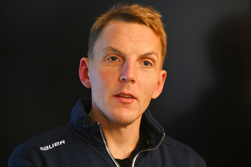 Petteri Kilpivaara (38), bisher Co-Trainer bei den Dresdner Eislöwen, übernimmt wie schon in der vergangenen Saison die Position des Cheftrainers.