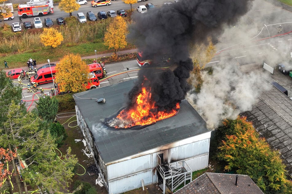 Das Feuer breitete sich von einem Raum auf den gesamten Komplex aus.