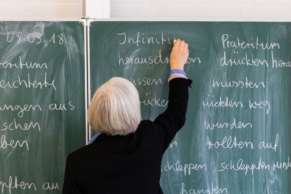 Alle Noten auf seinem Halbjahreszeugnis zu haben, ist in Zeiten des Lehrermangels keine Selbstverständlichkeit. (Symbolfoto)