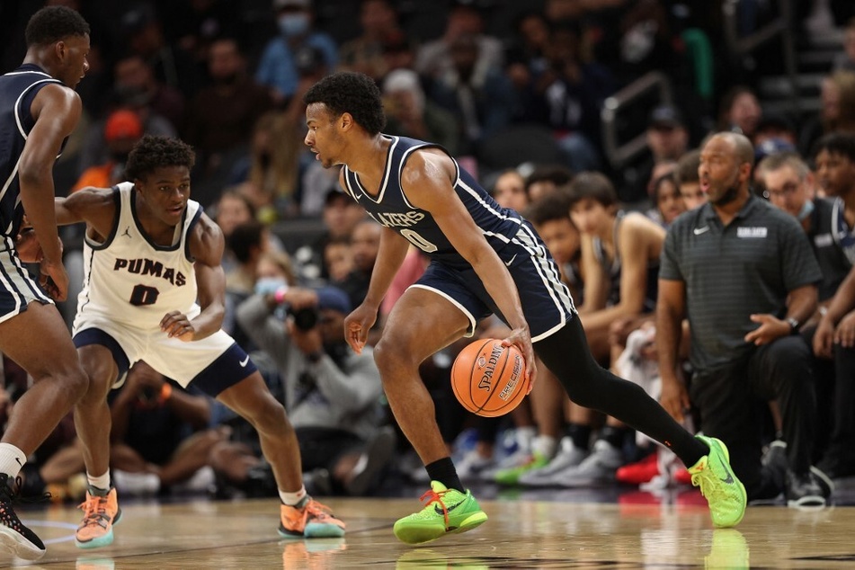 On Tuesday, Bronny James' (r) four-star recruit status was elevated to five stars.